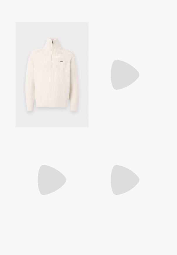 Kremfarget teksturert strikkegenser med kvart glidelås og en liten grønn brodert krokodillelogo på brystet.; Hvit bomull t-skjorte med korte ermer, med et marineblått Lacoste-logo og krokodillegrafikk sentrert på brystet. Myk tekstur.; Beige bomullsshorts med vertikale striper, elastisk midje, snor og sidelommer. Myk tekstur og uformelt design.; Hvite skinnsneakers med en glatt finish, grønne detaljer på hælen og en grønn logo på siden. Inkluderer flat såle og rund tå.