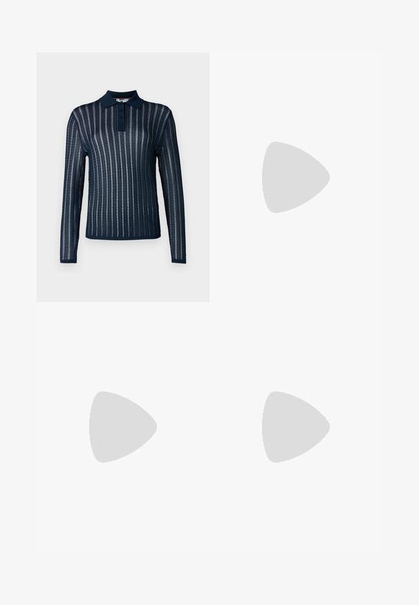 Polo à manches longues bleu marine avec un design texturé en côtes, doté d'un col uni, d'une patte de boutonnage à trois boutons et de rayures contrastantes.; Pantalons larges en satin vert pâle, présentant une fermeture à bouton, des plis à l'avant et une texture lisse. Conçus avec une taille haute.; Mocassins en cuir noir avec une finition lisse, descoutures autour de l'orteil et une semelle en caoutchouc basse. Assortis à un pantalon large noir.; Sac en cuir lisse rose blush, avec un haut froncé, une fermeture à cordon et une fine sangle. Présente un logo Calvin Klein discret sur le devant.