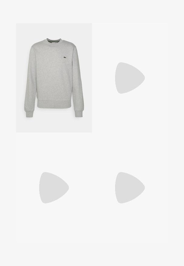 Sweatshirt gris en tissu doux, avec un col rond, des manches longues et un petit logo vert sur la poitrine gauche.; T-shirt en coton blanc à manches courtes, col rond, et un petit logo noir sur la poitrine. Texture lisse et coupe décontractée.; Pantalons de jogging en coton gris avec taille élastique, arborant un texte imprimé "Burning AND Looting" et des logos en noir et blanc.; Baskets de course noires avec une tige en synthétique lisse, des accents perforés, des panneaux latéraux texturés et une semelle distincte et rebondissante.