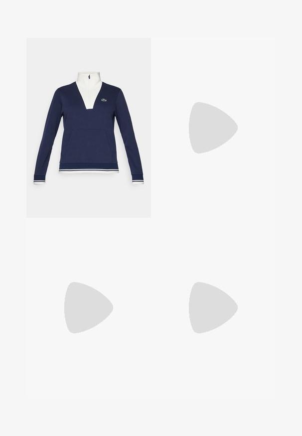 Marineblå half-zip pullover laget av teksturert stoff, med hvit krage og mansjetter, kengurulomme og grønt Lacoste-logo.; Hvit bomulls T-skjorte med rund hals, korte ermer og en liten marineblå logo på venstre bryst. Glatt tekstur, uformell design.; J.LINDEBERG Sports ADINA GOLF SKIRT - Sports skirt - navy; Hvit treningsko i nett- og syntetiske materialer, med grå detaljer og snøring, teksturert såle, buet design og logo-detalle.
