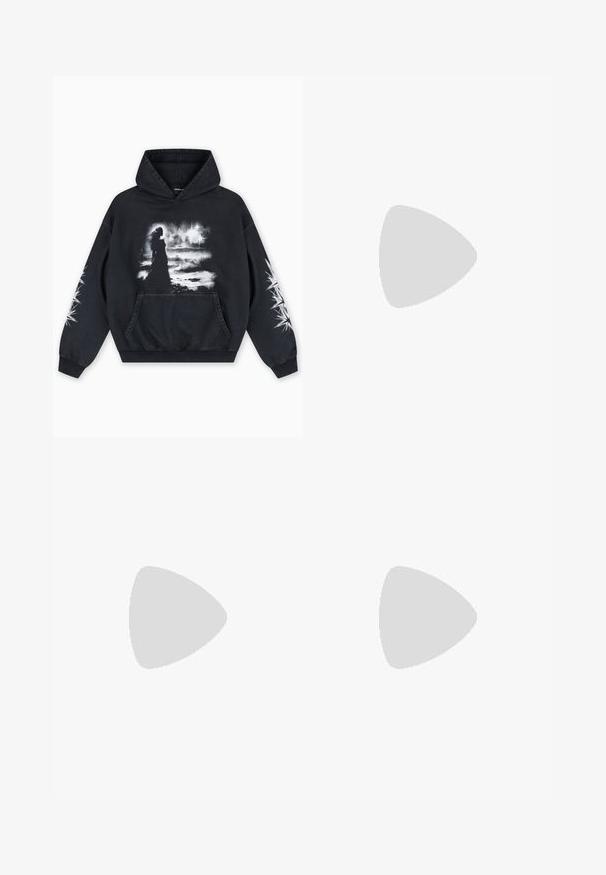 FAVELA HOPE HOODIE UNISEX - Sweatshirt - black washed; Black casual sweatpants with elastic waistband and ankle cuffs, displayed against a plain white background.; Silver and black athletic shoe with a mesh and synthetic upper, voluminous design, and a textured finish. Features a padded collar and rubber sole.; Black rectangular sunglasses with a glossy finish, dark lenses, and gold hardware accent on the temple featuring the logo.