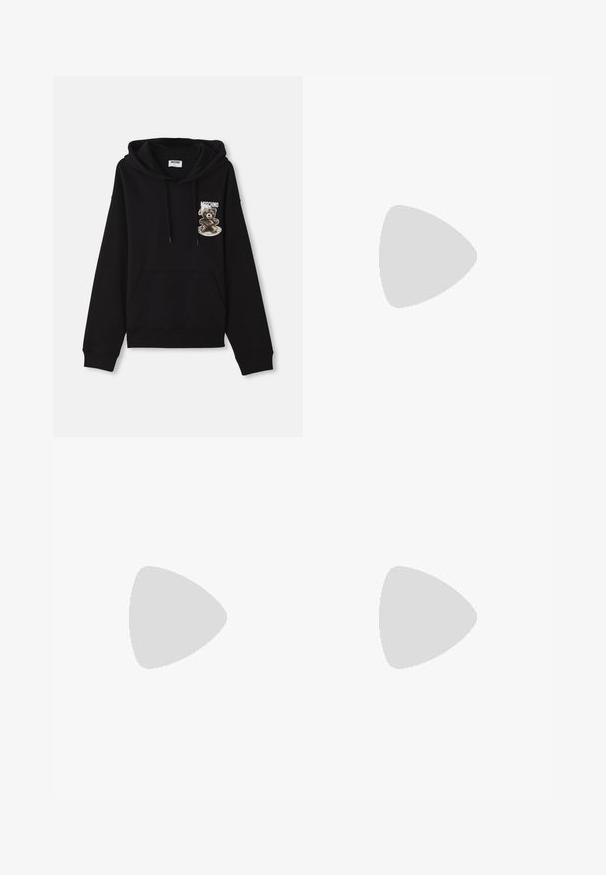Sudadera con capucha negra que presenta un bolsillo frontal, cordones y un diseño gráfico de un oso en un plato con el nombre de la marca "Moschino."; Camiseta de algodón negra con mangas cortas, que presenta el logo blanco "DSQUARED2 MILANO" en el pecho. Diseño de cuello redondo, textura suave.; Vaqueros de mezclilla negra con un corte recto, textura desgastada, whiskering visible en los muslos y diseño de cinco bolsillos con herrajes metálicos.; Zapatilla en blanco y negro con un upper de cuero suave, puntera redondeada y suela de goma plana. Presenta cordones negros y un forro interno suave.