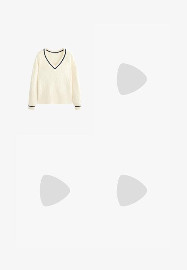 Krémový sveter s diamantovým vzorom, V-krkom, rebrovaným lemom a námorníckymi akcentmi pri výstrihu a manžetách. Pletená textúra.; Biely rebrovaný pletený top bez rukávov s hrubými ramienkami, má textúrovaný vzor a priliehavý strih, navrhnutý na tesné nosenie.; Námornícke modré legíny vyrobené z pružného, hladkého materiálu s vysokým pásom. Navrhnuté tak, aby tesne priliehali a zakrývali celé nohy až po členky.; Biele sieťkové tenisky so striebornými detailmi a textúrovanou podrážkou, umiestnené na červenom povrchu, v kombinácii s károvanými nohavicami.