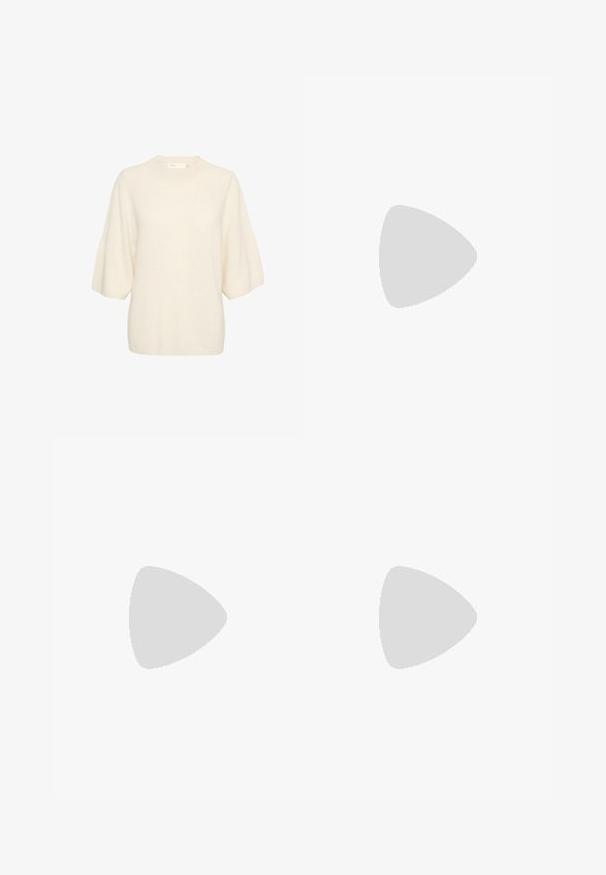 Lys beige strikket sweater med korte, puffede ærmer og rund halsudskæring. Blød tekstur, afslappet pasform og ribkant for detaljer.; Blå ribbede flared bukser med en tætsiddende talje og struktureret stof. Bukserne har en let udvidelse nederst, hvilket fremhæver deres form.; Tan suede klipklapper med rød dekorativ trim og hvid gummisål, parret med lyse beige bukser, placeret på et trægulv.; Brun læder hobo taske med en buet silhuet, flad skulderrem og en guldtonet hardwaredetalje fortil. Glat tekstur.