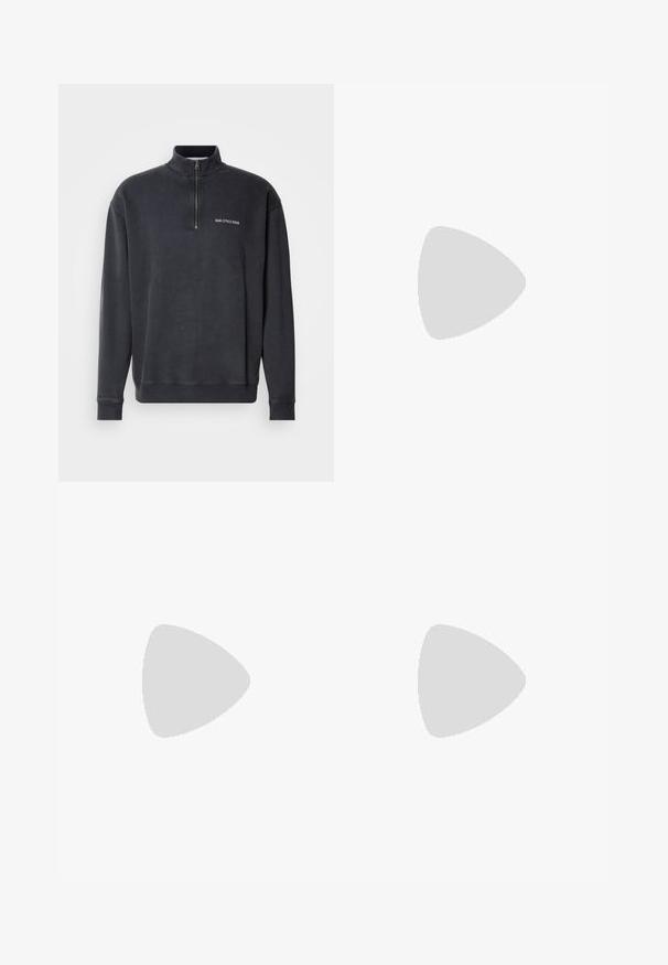 Pulover s četrt zadrgo v temno sivi mešanici bombaža. Ima rebrasto ovratnik in manšete ter majhen bel logotip na prsih. Gladka tekstura.; Svetlo modre kavbojke iz jeansa z ravnim krojem nogavic, obliko s petimi žepi in rahlo zbledelo teksturo. Imajo zapenjanje na gumb in zadrgo.; Črni usnjeni mokasini z gladkim zaključkom, dekorativnimi cofki, debelim gumijastim podplatom in všitimi poudarki. Lahka in elegantna zasnova.; Črna sintetična torbica s snemanjem na zadrgo, zapestno zanko in gladko teksturo. Ima diskretno šivanje in logotip vtisnjen na sprednji strani.