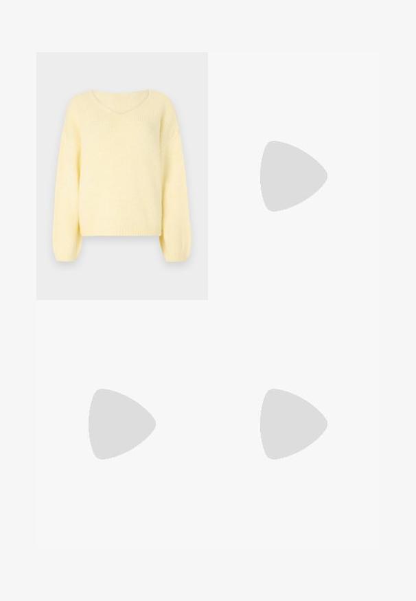 JDY JDYDINEA L/S REVERSIBLE - Svetrík - pastel yellow; Šedé tričko s krátkym rukávom vyrobené z mäkkého bavlneného materiálu. Má klasický okrúhly výstrih, zvinuté rukávy a uvoľnený strih s hladkou a rovnomernou textúrou.; Svetlomodré džíny z denimu s rovnými nohavicami, piatimi vreckami, zipsovým zapínaním a jemne vyblednutou textúrou. Klasický štýl s minimálnym kovovým doplnkom.; Hnedé semišové kotníkové čižmy s mäkkou podšívkou, hrubou béžovou platformou a zadným pútkom na obutie. Textúrovaný povrch s viditeľnými švami.; Strieborné kruhové náušnice s hladkým, lesklým povrchom. Kolový tvar a bezpečné klikanie na uzatváranie. Ľahký dizajn vhodný na každodenné nosenie.