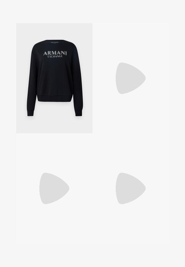 Sort sweatshirt med rund halsudskæring, lange ærmer og ribbede manchetter. "ARMANI EXCHANGE" logo i sølv foran. Blødt bomuldsstof.; Sort T-shirt lavet af blødt bomuld, med rund halsudskæring og korte ærmer og et simpelt, sømløst design. Ingen mønstre eller accenter.; The Kooples Jeans Relaxed Fit - baby blue; Sort læderballetsko med rund tå, glat tekstur, minimal syning og et fleksibelt såldesign.
