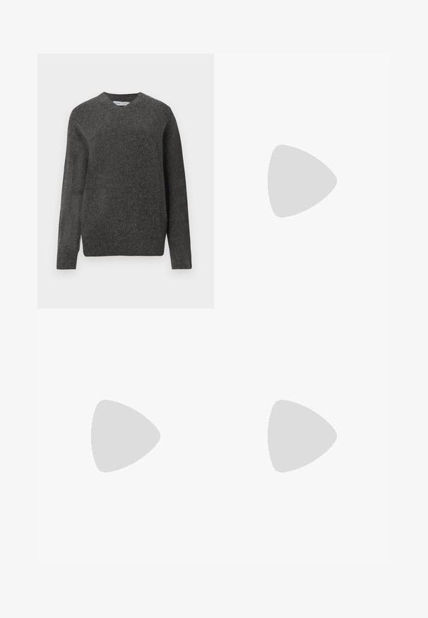 Pull gris en V fabriqué en un mélange de laine douce, avec des manches longues et une coupe décontractée. Design simple et minimal, sans motifs marquants.; Jupe blanche mi-longue en tissu texturé, présentant un motif brodé avec des franges subtiles. Coupe droite et taille sans couture.; Mocassins en cuir noir avec une finition lisse, descoutures autour de l'orteil et une semelle en caoutchouc basse. Assortis à un pantalon large noir.; Sac à main plissé blanc en matériau doux. Il dispose d'une fermeture à cordon, de poignées tressées et d'un accent en métal argenté.