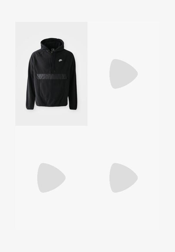 Crni Nike dukserica koja se ističe teksturiranim flis materijalom, prednjim džepom s glatkom mat završnom obradom i kapuljačom s podesivim vezicom. Logo na prsima.; Weekday OVERSIZED LONG SLEEVE  - Top dugih rukava - white; Sive traperice širokog kroja s visokim strukom, koje imaju prednje džepove, petlje za remen i dugme na struku.; Plave i srebrne atletske tenisice s mrežastim panelima, podstavljenim ovratnikom i prozirnom potplatom s plavim naglasima. Kontrastne vezice upotpunjuju dizajn.