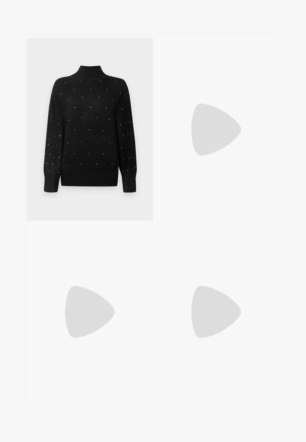 Schwarzer Rollkragenpullover mit geripptem Kragen und Ärmeln, verziert mit verstreuten metallischen Verzierungen über den gesamten Körper.; Weite Jeans aus dunkelgrauem Denim, mit einer subtilen Zebra-Muster-Struktur, kontrastierenden Nähten und einem Fünf-Taschen-Design mit einem Knopfverschluss.; Schwarze Stiefeletten aus glattem Leder mit seitlichem Reißverschluss, klobigem strukturiertem Absatz und runder Zehenform.; Schwarze Laptoptasche aus Leder mit glatter Textur, rechteckiger Form und zwei langen Griffen. Keine sichtbaren Beschläge oder Verzierungen.