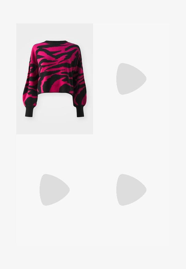 Afkortet sweater i sort og pink, med et dristigt zigzag-mønster. Fremstillet af strikket materiale med brede ærmer og ribbenede manchetter.; Sort lædernederdel med en tætsiddende pasform. Glat tekstur, sømme der fremhæver formen, og en lige kant. Minimalistisk og strømlinet udseende.; Sorte læder kampstøvler med tykke gummisåler, snørebånd foran og metaløjer. Struktureret læder og kontrasterende platformdesign.; Sølv hoop øreringe med en glat, poleret overflade. Rund form og sikker klik-lukning. Letvægtsdesign, der er velegnet til hverdagsbrug.