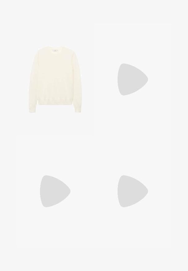 Krämfärgad tröja med klassisk rund halsringning, ribbade muddar och nederkant samt en mjuk textur. Lättviktsmaterial med en slät yta.; Fållade vida byxor i en mörkgrå tyg med en subtil textur. Har en knappstängning och en klassisk midje-design.; Svarta plattformssneakers med en slät läderöverdel, snörning, tjock gummisula och varumärkesdetalj på sidan.; Grå oversized hoodie med en känguruficka, i kombination med en marinblå utsvängd kjol. Accessoar: stor ljusgul ryggsäck med slät textur.