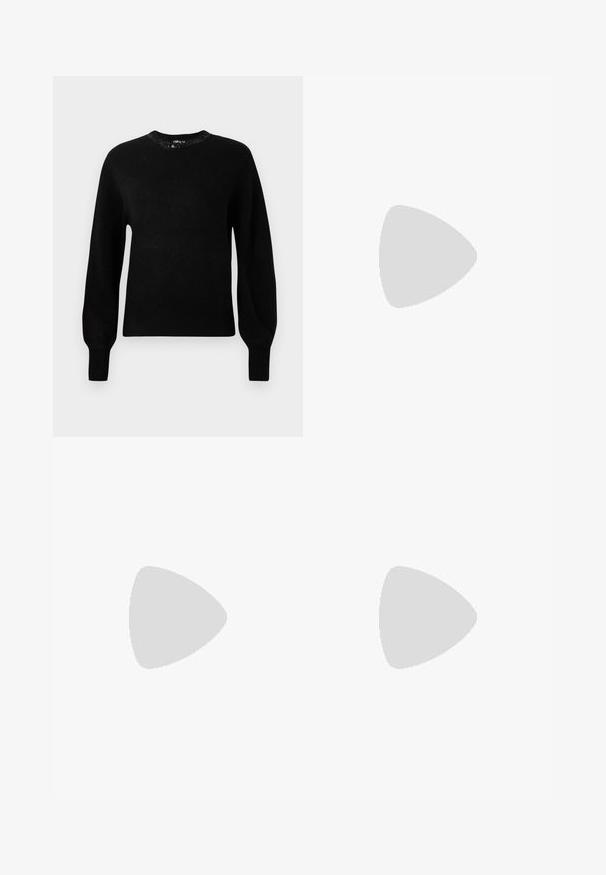 Suéter preto tricotado com gola redonda, mangas longas e punhos canelados. Apresenta uma decoração de contas ao redor da gola.; Jeans de ganga cinza com um corte slim, apresentando cinco bolsos, um fecho de botão e uma textura suave. Sem padrões ou enfeites visíveis.; Vagabond JOLIN - Sabrinas - black; Bolsa de mão em couro preto com uma forma única em leque, apresentando alças planas. A superfície tem uma textura pebble e um design minimalista.