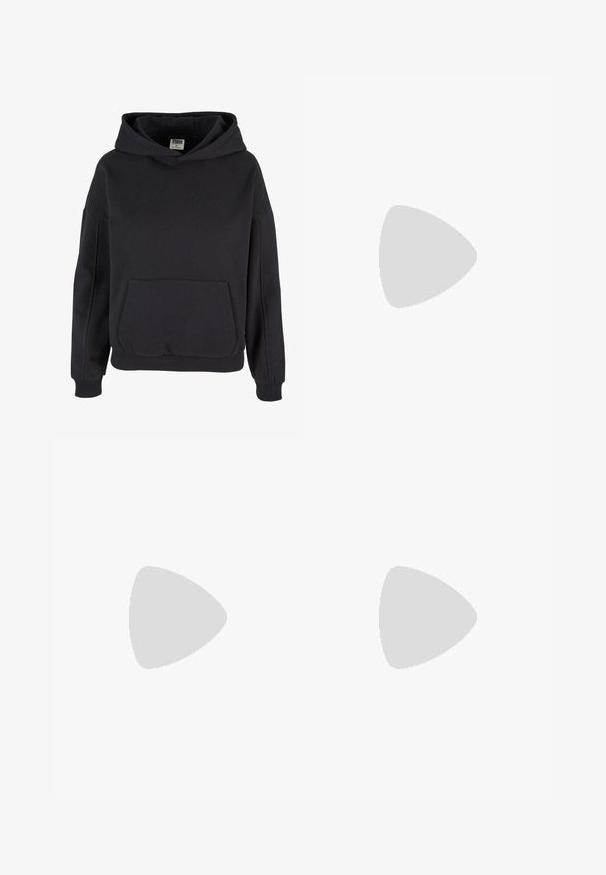 Hanorac negru din bumbac cu o buzunar mare tip kangur, glugă largă, manșete și tiv din bumbac ribat. Design simplu, de tip pulover, fără modele vizibile.; Două camisole cu nervuri, în alb și negru, cu bretele subțiri și ajustabile și un design scurt. Material moale cu o textură netedă.; Colanți galbeni neon cu talie înaltă, textură netedă și cusături curbe; prezintă un logo mic pe talie. Asortați cu adidași albi.; Adidași atletici albaștri și gri deschis, cu un interior texturat, talpă groasă și logo-ul Swoosh negru. Purtați cu pantaloni jogger negri și șosete albe.