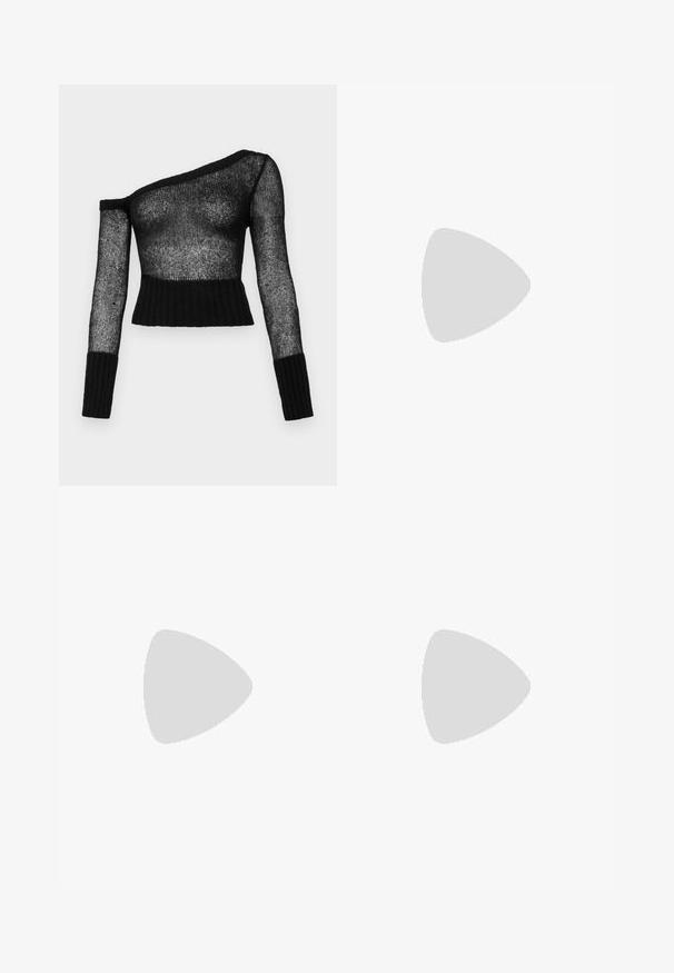 BDG Urban Outfitters AYSM  - Hosszú ujjú felső - black; Fekete pliszírozott nadrág gumis derekkal. Széles lábakkal rendelkezik, sima, texturált anyagból készült, függőleges csíkokkal.; Ezüst színű, magas sarkú szandál, csillogó pánt dizájnnal, gyöngyszerű díszítéssel és spirális bokapánttal a biztos illeszkedés érdekében.; Fekete bőrtáska ívelt formával, levehető pánttal és arany színű fémrészekkel. A táskán egy csattal díszített fedél található.