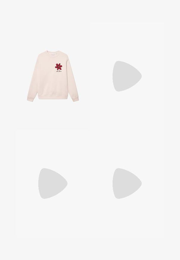 Sudadera beige de algodón, con un gráfico de flor roja con contornos negros en el lado izquierdo del pecho y puños y dobladillo acanalados.; Jeans de mezclilla azul claro con un corte amplio, piernas rectas, diseño de cinco bolsillos y cierre de botón en la cintura. Detalle de costura minimalista.; Zapatillas Lacoste en gris oscuro con material de malla y sintético, que cuentan con una suela texturizada y detalles en marrón en el cuello y la marca.; Riñonera en estampado de tie-dye azul oscuro con cremallera en la parte superior, material texturizado y un detalle de logotipo prominente en la parte frontal.