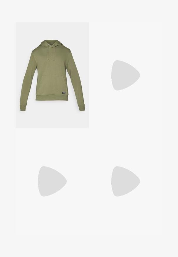 Hoodie verde-oliva feito de tecido suave, com um bolso canguru, capuz com cordão e punhos canelados. Design minimalista com uma etiqueta na bainha.; T-shirt de algodão preto com mangas curtas, decote redondo e um logo branco no lado esquerdo do peito. Textura suave e design simples.; Calças de desporto pretas com cintura elástica, rachas laterais e detalhes reflectores no logótipo. Feitas de um tecido leve e suave.; Tênis de corrida leves em azul pálido com riscas pretas. Apresentam um cabedal liso, bico redondo e uma entressola espessa branca rotulada como "LIGHTSTRIKE PRO."