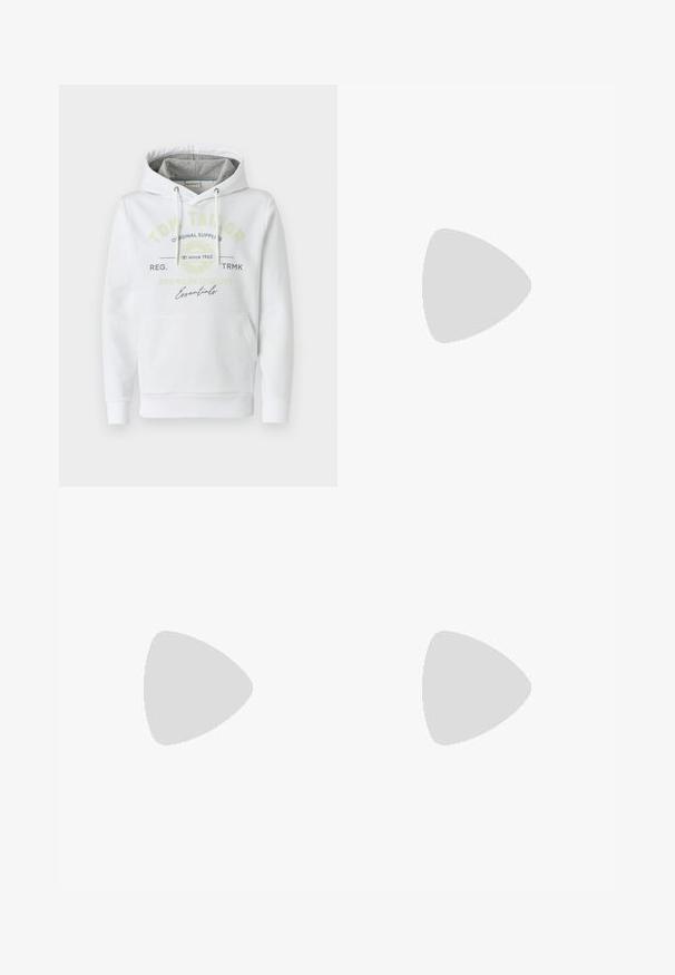 Hoodie branco feito de tecido suave com um bolso frontal, apresentando um capuz forrado em cinza e um logótipo da marca impresso em verde e preto.; Camisa de botões de manga longa branca em algodão. Apresenta um colarinho clássico, punhos com botão e um pequeno logótipo bordado em azul-marinho no peito.; Jeans de ganga de tom azul claro com um corte justo, design de cinco bolsos e um desbotado subtil. Apresenta uma fecho de botão e bainha cosida.; Sapatos de camurça castanho claro com bico arredondado, detalhes costurados e uma sola de borracha castanha ribada. Apresenta uma etiqueta lateral com o logótipo "Clarks".
