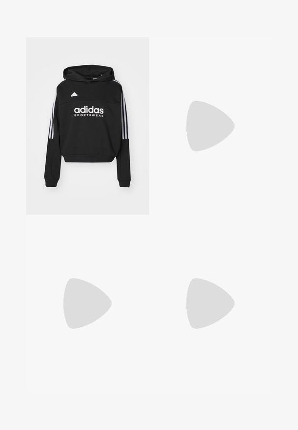 adidas Sportswear TIRO CUT 3 STRIPES HOODIE - Mikina s kapucňou - black/white; Biely skrátený tričko vyrobené z mäkkého materiálu, s krátkymi rukávmi a okrúhlym výstrihom. Čierne logo na ľavej hrudi.; Čierne nohavice z elastického materiálu s priliehavým strihom. Majú široký čierny pás s nápisom "TECHFIT" a bielym logom na nohe.; Svetlo béžová športová obuv s vrchnou časťou z sieťoviny, plochými šnúrkami a polstrovanou podrážkou. Obsahuje dizajn troch pruhov na bočnej strane.