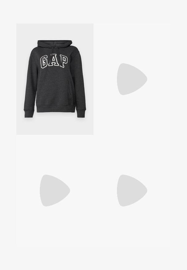 Dunkelgrauer Hoodie aus weichem Stoff mit einer Kängurutasche, Kapuze mit Kordelzug und großem weißen "GAP"-Logo auf der Vorderseite.; Schwarze Hose aus leichtem Material mit elastischem Bund und Kordelzug. Verfügt über zwei seitliche Taschen und ein zulaufendes Bein-Design.; Schwarze Schnürsneaker mit einer klobigen Sohle, ausgestattet mit einem glatten Leder-Obermaterial, runder Zehenpartie und markantem, geschichteten Plattformdesign.; Ein Paar rechteckige Sonnenbrillen mit lichtblauen, halbtransparenten Rahmen und dunkelgrauen Gläsern, ausgestattet mit geraden Bügeln und minimalen Hardware-Details.