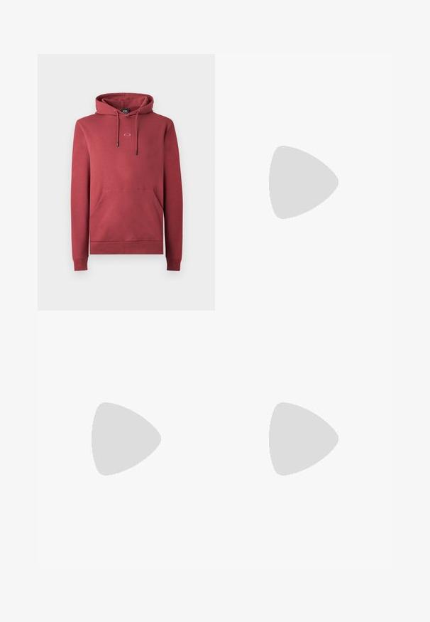 Rød bomull hettegenser med frontlomme, justerbar hette og lite logo på brystet. Har ribbestrikkede mansjetter og nederkant.; Beige joggebukser laget av mykt stoff, med elastisk midje med snøring, sidelommer og avsmalnede ben.; Sorte joggesko laget av semsket skinn og lær, med en blå logo og brun gummisåle. Paret med grå sokker og kordfløylebukser.; Sunglasses med en slank, sølvfarget plastinnramming, mørkt tonede linser og buet form. Har dristige aksenter og en lett design.
