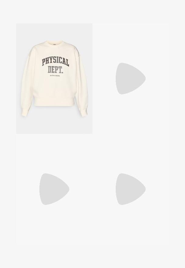Sudadera color crema con cuello redondo, hombros caídos y puños acanalados. Presenta "PHYSICAL DEPT." en una fuente negrita de color gris oscuro.; Vestido de manga larga con escote en V y espalda con abertura, que presenta una textura y patrón marrón similar a la piel de un animal en toda la tela.; Botín de cuero marrón hasta el tobillo, con punta cuadrada, acabado texturizado y un tacón bajo apilado. Presenta una pestaña trasera y detalles de costura sutiles.; Bolso de cuero marrón con estampado de cocodrilo, de forma cilíndrica, con herrajes en tono dorado y una correa desmontable con tachuelas.