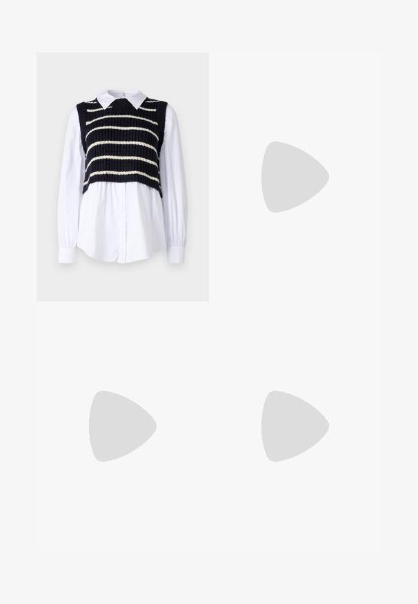 Sötétkék kötött mellény fehér csíkokkal, fehér galléros, gombos ing felett. A mellény cropped fazonú és texturált anyagból készült.; Fehér bordás ujjatlan póló széles pántokkal és feszes szabással. Kis dombornyomott logó található az alján.; Tengerészkék harangszárú nadrág, két elülső zsebbel, sima, rugalmas anyagból készült, illeszkedő derékpánttal és letisztult vonalakkal.; Fekete bőr balettcipő lekerekített orral, sima tekstúrával, minimális varrással és rugalmas talp kialakítással.