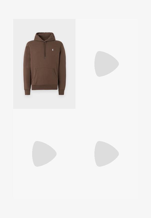 Καφέ φούτερ με κουκούλα κατασκευασμένο από μαλακό ύφασμα, με μπροστινή τσέπη και ένα μικρό λευκό λογότυπο στο στήθος. Ραμμένες μανσέτες και στρίφωμ�α.; Λευκό πουκάμισο με κουμπιά φτιαγμένο από βαμβάκι. Διαθέτει μυτερό γιακά, μακριά μανίκια και μικρό ναυτικό λογότυπο στο στήθος. Λείο υλικό.; Εκρού ελαστικά παντελόνια με κορδόνι στη μέση, ίσια πόδια και πλάγιες τσέπες σε απλό φόντο.; Λευκά αθλητικά παπούτσια με γκρι σουέτ λεπτομέρειες, διχτυωτό επάνω μέρος, μπλε ταμπά στην φτέρνα και μαυρό καουτσούκ σόλα. Διαθέτουν κλείσιμο με κορδόνια και λογότυπο.