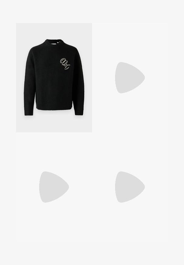 Czarny dzianinowy sweter z okrągłym dekoltem, z ryflowanymi mankietami i dołem. Wyhaftowane litery "ORG" w kontrastowym kolorze na piersi.; Granatowe dżinsy o prostym kroju nogawki. Posiada widoczne szwy, zapięcie na guzik oraz fałdy z przodu dla dodatkowego detalu.; Czarne skórzane sneakersy z białymi paskami, teksturowana gumowa podeszwa i sznurowane z przodu. Posiadają metkę marki na języku.; Czarna skórzana torba na ramię z zamkiem błyskawicznym, wytłoczone logo na przodzie i regulowanym paskiem. Gładka tekstura w prostokątnym kształcie.