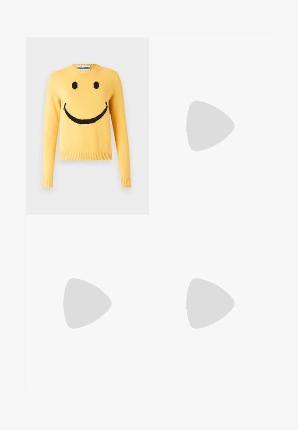 Dzeltena adīta džemperis ar melnu smaidošu seju, ribinātiem aproču un apakšmalu, apaļo kakla izgriezumu, ar zīmola nosaukumu "MOSCHINO" uz apkakles.; Polo Ralph Lauren HEMP WIDE LEG PANT - Auduma bikses - nevis; Melnas ādas siksnu kurpes ar smailu pirkstu, nelielu papēdi un dekoratīvu sprādzi augšdaļā. Gluda tekstūra, minimālistisks dizains.; Krēma krāsas ādas rokassoma ar izliekta formu, kas rotāta ar zelta aparatūru. Siksna ir piestiprināta ar metālu sprādzi.