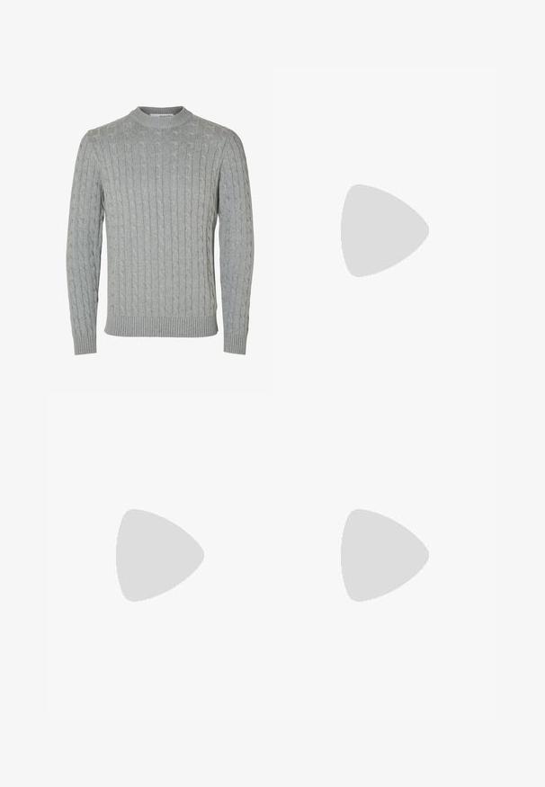 Siv pulover s pletenim vzorcem z okroglim izrezom, rebrastimi manšetami in pasom. Tekstura vsebuje dvignjene vzorce po celotnem materialu.; Bela dolg rokav srajca s gumbi iz bombaža. Ima klasičen ovratnik, gumbnice na zapestjih in majhen temno moder vezen logotip na prsih.; Svetlo modri oprijeti džins s blagim bledenjem na stegnenicah, sprednji gumbasti zapenjač, zanke za pas in pet žepov na belem ozadju.; Sive tenisice za šport z zgornjim delom iz semiša in tekstila, belim Nike swooshom in belimi vezalkami. Imajo strukturirano gumijasto podplat in oblazinjen ovratnik.