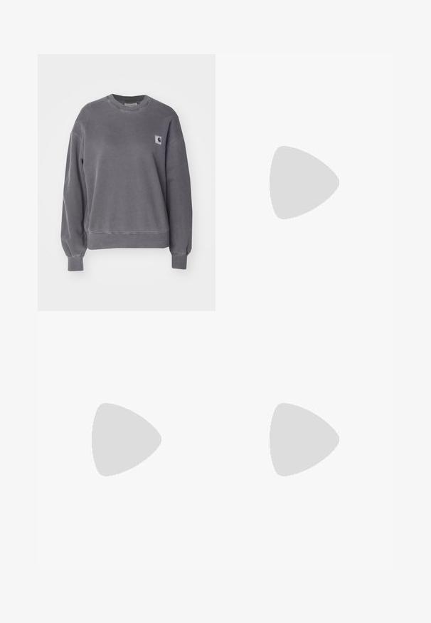 Carhartt WIP NELSON - Sweater - charcoal; Zwarte high-waisted jeans van denim, met een recht gesneden ontwerp, voorkv pockets, een ritsgulp en een metalen knoopsluiting.; Hoge zwarte canvas sneaker met witte oogjes, veters en rubberen zool. Beschikt over een gestructureerde neuskap en zwart-witte streepaccenten.; Zwarte en gouden zonnebril met een smal, ovaal frame, donkere lenzen en decoratieve hardware bij de veren. Lichtgewicht en slank ontwerp.