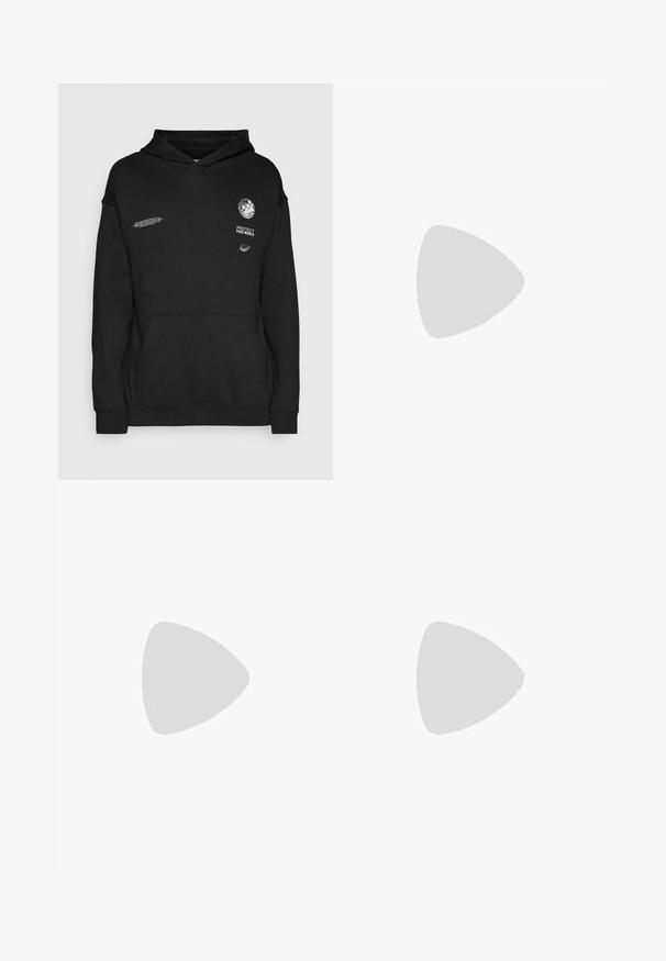 Pier One Kapucni - black; Szürke pamut keverék póló fekete Nike logóval; egy kis Nike címke található az oldalán; egyszerű dizájn, rövid ujjakkal.; Beige színű cargo nadrág könnyű pamut anyagból. Rugalmas mandzsettákkal, több oldalsó zsebbel és gombos záródással rendelkezik.; Fehér bőr sportcipők perforációval, kerek orral, lapos talppal és vastag fűzőkkel, látható swoosh logóval és "AIR" felirattal a sarokrészen.