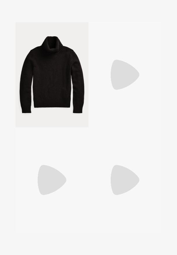 Pulover de culoare neagră, cu guler înalt dintr-un material tricotat texturat. Are un guler și terminații cu nervuri pentru o ajustare confortabilă.; Pantaloni din bumbac maro cu un design slim-fit, față plată și buzunare standard; textură netedă și tivuri finisate.; Adidași din piele albă, design de tip low-top, cu o textură netedă, vârf rotund, față șiretată și un mic logo brodat pe lateral.; Geantă din piele neagră în formă de jumătate de lună, cu accente din metal auriu, având un închidere cu fermoar. Purtați-o în diagonală peste un pulover gri.