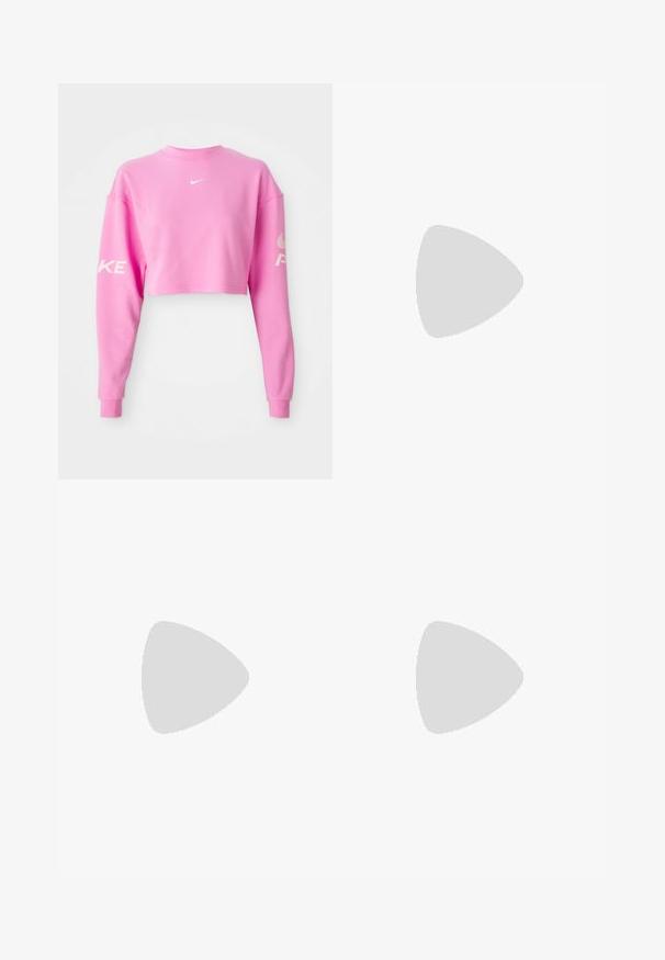 Ružový krátky sveter vyrobený z bavlnenej zmesi, s dlhými rukávmi. Biele logo Nike na hrudi a text pozdĺž ľavého rukáva. Hladká textúra.; Čierne skrátené tričko z mäkkého, elastického materiálu. Má okrúhly výstrih a krátke rukávy s jednoduchým dizajnom.; Čierne skrátené legíny vyrobené z elastického materiálu, s vysokým pásom a hladkou textúrou, bez viditeľných vzorov alebo kovania.; Čierne športové topánky s textúrovanou látkou, šnurovací dizajn a výrazná podrážka, doplnené o biele rebrované ponožky s malým logom.