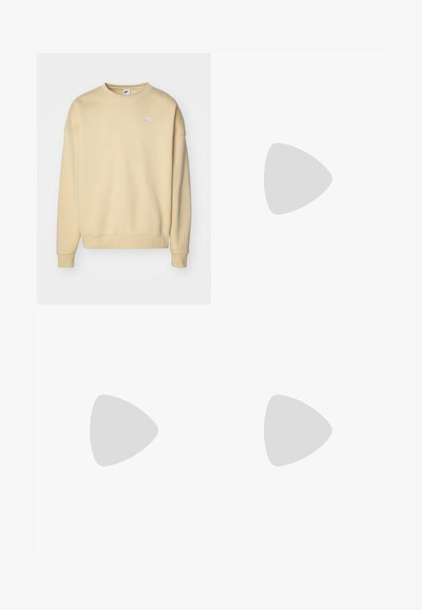 Sweatshirt de algodão amarelo com gola redonda e punhos canelados. Pequeno logo branco da Nike no lado esquerdo do peito. Textura suave, ajuste descontraído.; Calças cargo leves e pretas com uma cintura elástica, zíperes laterais e bolsos espaçosos. Apresentam um corte solto e bainhas ajustadas.; Ténis de corrida pretos com um upper sintético suave, acentos perfurados, painéis laterais texturizados e uma sola distinta e elástica.; Óculos de sol com uma armação cinza translúcida, lentes com tonalidade e design angular. Apresenta um suporte nasal distinto e hastes em cinza escuro texturizado.
