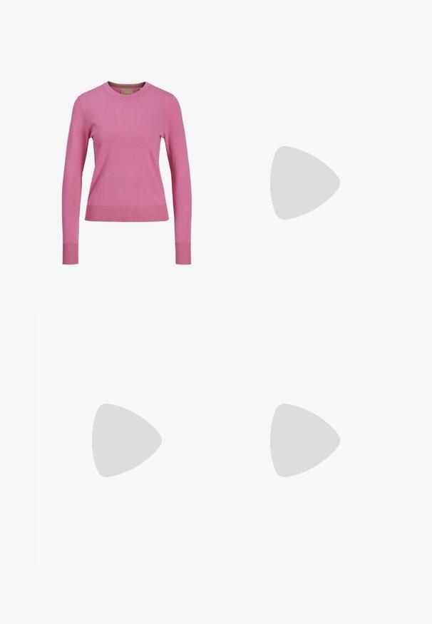 Långärmad rosa tröja med rund halsringning och ribbade ärmslut och kant, uppställd mot en vit bakgrund.; Grå peplumtop med en strukturerad, ärmlös design. Tillverkad av slätt tyg, med vertikala sömmar och en rak halsringning.; Next REGULAR FIT - CHECK BARREL TAILORED - Tygbyxor - brown; Grå mockasneakers med ljusgrå läderlinjer och en gummigummi-sula. Funktioner inkluderar snörning och diskret logotyp på tungan.