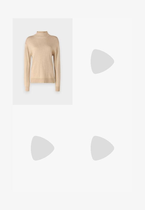 Maglione beige a collo alto con maniche lunghe. Tessuto morbido e polsini a coste. Design semplice, senza modelli o dettagli hardware visibili.; Pantaloni neri a sigaretta realizzati in un tessuto elastico, dotati di una vita piatta, tasche laterali e una superficie liscia e opaca. Senza chiusure visibili.; Sneaker platform beige e oro con motivo "MK", chiusura con lacci, charm dorato e suola spessa ondulata su sfondo semplice.; Borsa a spalla in pelle marrone con un design morbido, profili in oro e cuciture bianche a contrasto, tenuta da una persona che indossa abbigliamento in denim.