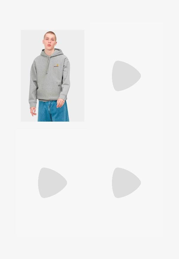 Carhartt WIP HOODED AMERICAN SCRIPT - Hoodie - grey heather; Svarte cargo-bukser med rett ben-design. Laget av slitesterkt stoff, med to sidelommer med klaffelukking og knappestolpe.; Mørkegrønn Nike løpesko med svarte detaljer, nettøvre, lisser og hel langt Nike Air såle på hvit bakgrunn.; Svart crossover-veske med en glidelåslukking hovedrom, frontlomme, justerbar stropp og et synlig logo-patch på klaffen.