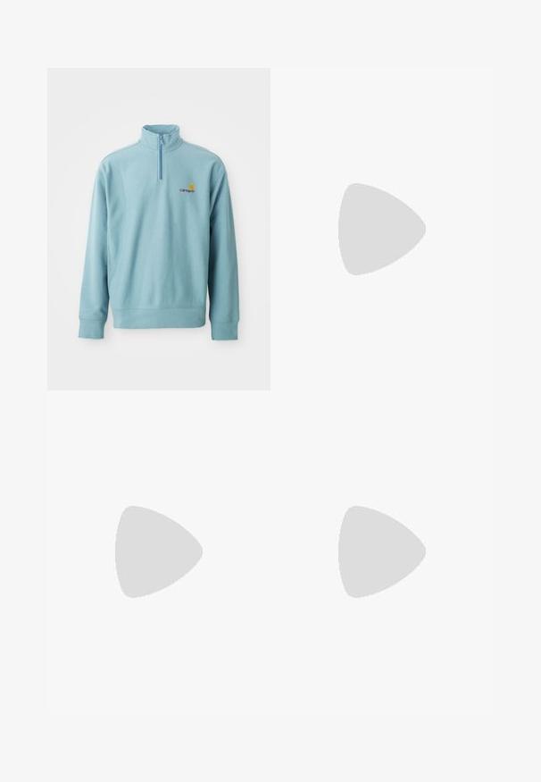 Světle modrý pulovr s dlouhým rukávem a límcem na zip do půlky, se malým oranžovým a hnědým logem Carhartt na levé hrudi.; Pět triček s dlouhým rukávem v řadě: tyrkysová, černá, bílá, tmavě šedá a námořnická modř. Měkká látka s designem kulatého výstřihu a standardním střihem.; Černé flared kalhoty z bavlny s tradičním pasem, jediným předním knoflíkem a kapsami po stranách a na zadní straně. Hladká textura.; Černé semišové tenisky s bílými tkaničkami, s výrazným bílým bočním pruhem a černou gumovou podrážkou, zdobené detaily kontrastního šití.