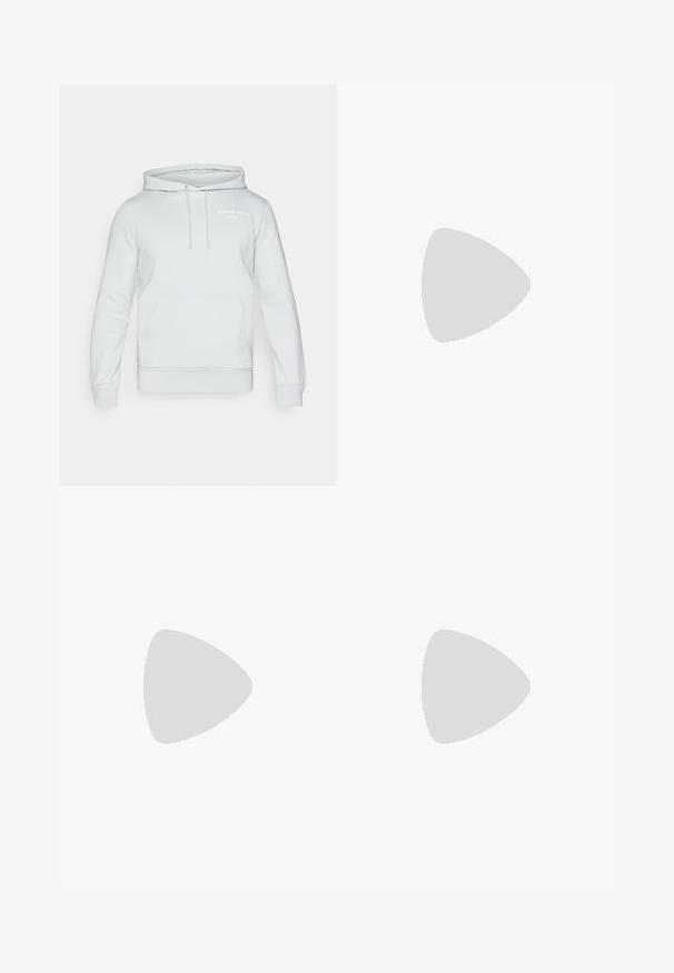 Björn Borg - Bluza z kapturem; Biała koszulka sportowa z krótkim rękawem, wykonana z materiału odprowadzającego wilgoć. Posiada czarne logo na lewej piersi oraz wzorzystą podszewkę kołnierza.; Białe szorty sportowe z elastycznym pasem i regulowanym sznurkiem. Gładki materiał o subtelnej fakturze, z bocznymi kieszeniami.; Lekkie buty do biegania w jasnoniebieskim kolorze z czarnymi pasami. Posiadają gładką cholewkę, okrągły nosek oraz grubą białą podeszwę środkową oznaczoną "LIGHTSTRIKE PRO."