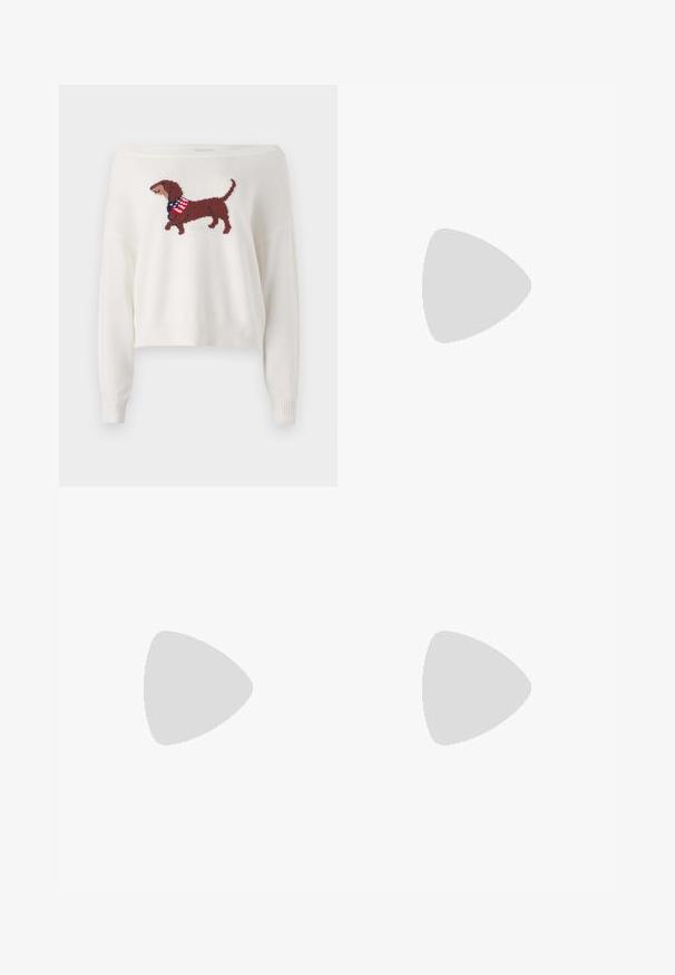 Hollister Co. SLOUCHY AMERICANA GRAPHIC - Stickad tröja - white; Ljusblå, högmidjade jeans i denim. Har vida ben, två slitna knäområden och klassisk femfickedesign.; Vit hög topp canvas sneaker med svart gummisulan, framsidan gummitåhätta och sex öglor för snören, med en ren, minimalistisk design.; Texturerad beige väska med rundad form, fransig kant längs kanterna och ett kort bärhandtag. Dragkedja upptill.