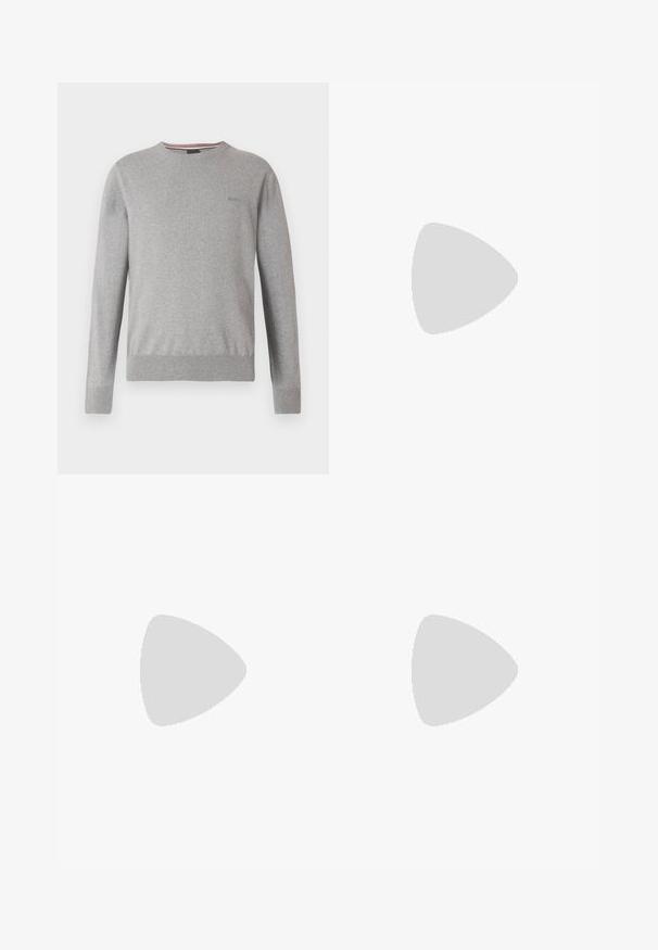 Pulover gri cu guler rotund, mâneci lungi, manșete și tiv nervurate, cu un logo subtil pe piept și accente cu dungi la nivelul gâtului.; Cămașă albă din bumbac cu mâneci lungi, decolteu rotund, fante pe laterale la baza, cu o textură netedă, expusă din spate.; Jeans din denim bleu deschis cu un design drept, cinci buzunare, închidere cu buton, decolorare minimă și detalii de cusătură în contrast.; Adidași albi cu o suprafață din piele netedă și un profil jos. Au un vârf rotunjit, șase orificii pentru șireturi și o talpă din cauciuc texturată.