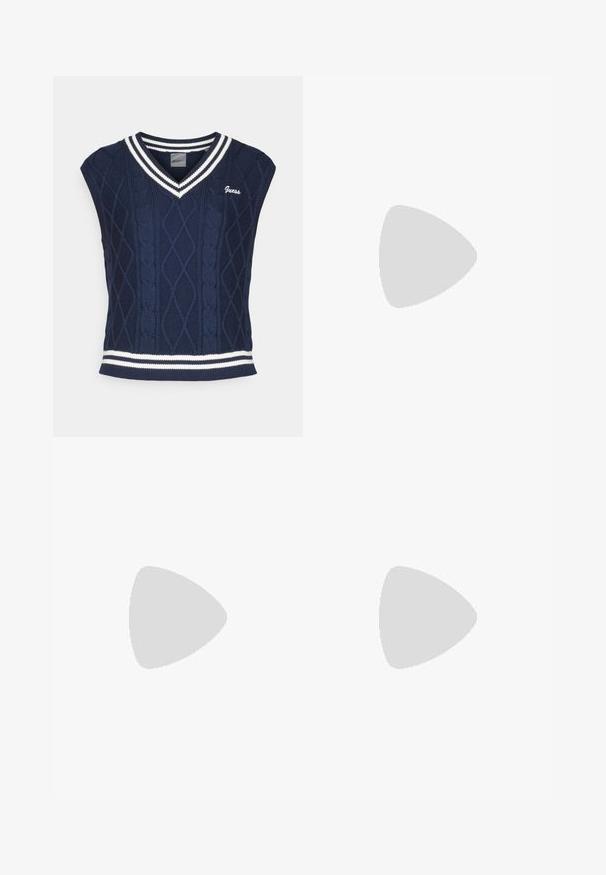 Gilet sans manches en tricot bleu marine avec un décolleté en V, présentant un motif en torsades, des accents de rayures blanches au col et à l'ourlet, ainsi que le logo "Guess".; Débardeur en coton blanc avec un col large et de fines bretelles. Texture lisse sans motifs ni embellissements visibles.; Pantalons à jambes larges en bleu marine, fabriqués à partir d'un tissu léger. Dotés d'une surface légèrement texturée, d'une taille élastique et de coutures avant.; Sneaker en cuir blanc avec une finition lisse, accents en suède beige, bout arrondi, design à lacets plats et semelle en caoutchouc texturée.