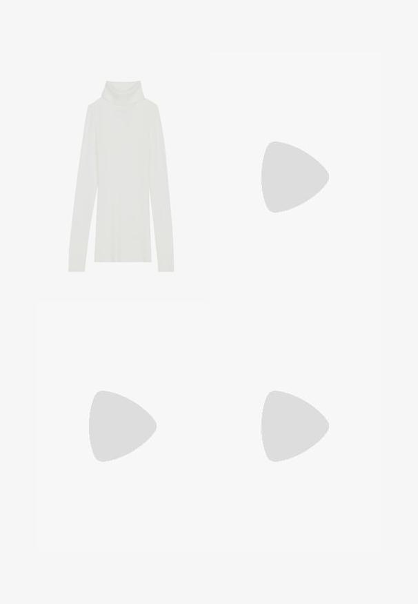 Weißer, gerippter Rollkragenpullover mit langen Ärmeln, weichem Material und hohem Rollkragen. Hat ein tailliertes Design und keine sichtbaren Verschlüsse.; Schwarze Hose mit geradem Schnitt, ausgestattet mit Fronttaschen und Seitenschlitzen am Saum. Hergestellt aus weichem, glattem Stoff. Geeignet für verschiedene Anlässe.; Schwarze patentierte Sandalen mit Absatz, quadratischer Spitze, Knöchelriemen und silbernen Schnallen. Mit einem stabilen Blockabsatz für mehr Stabilität.; Schwarze Lederhandtasche mit geschwungener Form, abnehmbarem Tragegurt und goldenen Beschlägen. Die Tasche verfügt über einen Deckel mit einer Schnallen-Details.