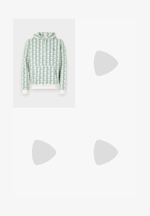 Felpa con cappuccio caratterizzata da un motivo geometrico verde su uno sfondo bianco, polsini e orlo a coste, e un piccolo logo sul petto.; Pantaloni della tuta azzurro chiaro realizzati in tessuto morbido, con un design affusolato, vita elasticizzata e orli a costole. Piccolo logo sul lato.; Sneaker Lacoste grigie scure in materiale mesh e sintetico, con suola testurizzata e dettagli marroni sul colletto e sul branding.; Marsupio in stampa tie-dye blu scuro con una parte superiore con zip, materiale testurizzato e un logo ben visibile sul davanti.