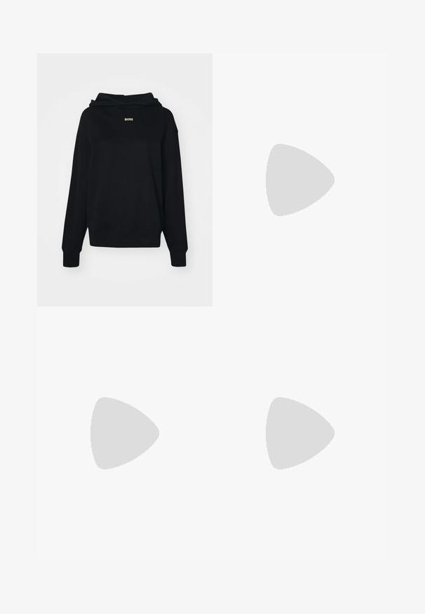 Felpa nera con cappuccio in cotone, caratterizzata da una texture morbida, vestibilità comoda e un piccolo logo dorato "BOSS" sul petto.; Pantaloni neri a taglio dritto, con doppie pieghe, una texture liscia e un design classico in vita. Nessun hardware o dettaglio visibile.; Decolleté in pelle nera con punteggiatura e tacco quadrato spesso. Texture liscia, design semplice, adatto per ambienti formali.; Borsa a spalla in pelle nera con forma curva, chiusura con zip e tracolla regolabile. Presenta il logo del marchio impresso sulla parte anteriore.