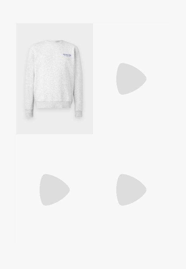 Grauer Pullover aus weichem Stoff, mit Rundhalsausschnitt, langen Ärmeln und einem blauen Logo auf der linken Brust. Leicht und locker geschnitten.; Dunkelblaue Denim-Jeans mit geradem Bein. Mit sichtbaren Nähten, einem Knopfverschluß und Frontfalten für zusätzliche Details.; Schwarze Leder-Sneaker mit weißen Streifen, strukturiertem Gummisohle und Schnürung. Verfügt über ein Markenetikett auf der Zunge.; Schwarze Leder-Crossbody-Tasche mit einem Reißverschluss, geprägtem Logo auf der Vorderseite und verstellbarem Riemen. Glatte Textur mit rechteckiger Form.