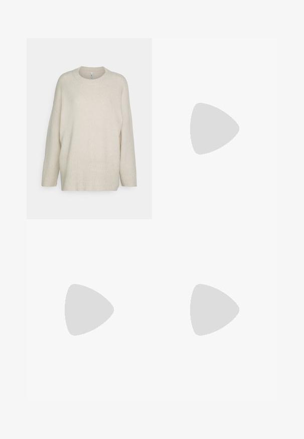 Šešir boje kreme od mekog pletiva, s rebrastim rubovima i manžetama, okruglim izrezom i slobodnim, opuštenim krojem.; Bijela suknja s preklopom i slojevitom dizajnom, s teksturiranim čipkastim detaljima uz rub, mekog materijala i lepršavog silueta.; Bež zamšaste čizme do koljena s šiljastim vrhom i uskim potplatom. Ima vertikalne šavove duž rukava za dodatne detalje.; Bela kožna torba preko tijela s teksturiranom površinom, pravokutnog oblika, zlatnom kopčom i odvojivim remenom.