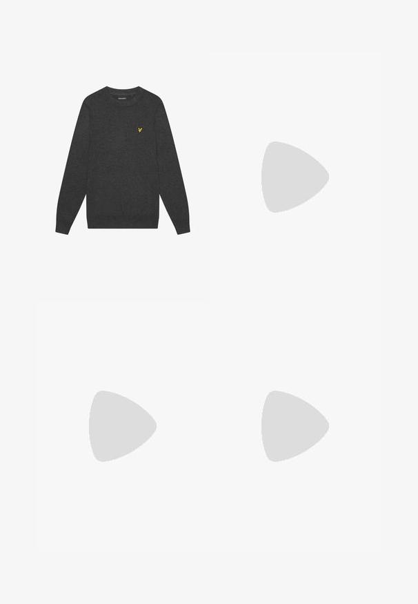 Pull à col ras du cou gris foncé en tissu doux. Présente un petit logo brodé jaune sur la poitrine. Manches longues avec des poignets côtelés.; Pantalon noir ajusté avec une coupe droite, fabriqué en tissu lisse. Comprend des passants de ceinture et un pli au niveau du devant.; Des baskets en cuir blanc avec une finition lisse, un bout rond, des lacets plats et une semelle texturée. Accents en daim gris au niveau du talon.; Lunettes de soleil en plastique transparent avec des verres marron rectangulaires, dotées de branches fines et transparentes ainsi que d'accents en métal sur les tempes.